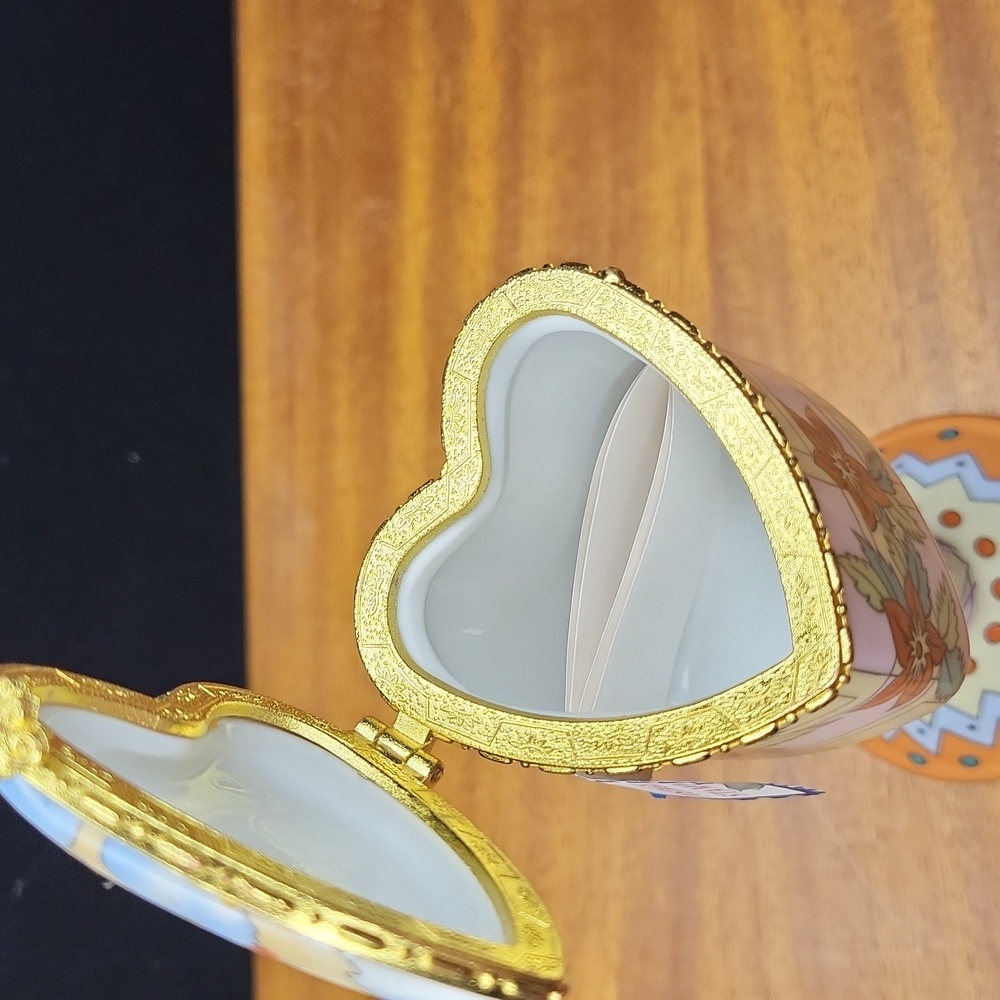 Porcelain Stamp Holder - Picture 5 of 7